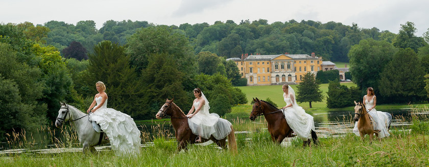 WWE Bridal Horse shoot 024 
 West Wycombe Horse shoot 
 Keywords: Buckinghamshire wedding photographer, Horses, Piers Photo, Summer, West Wycombe House