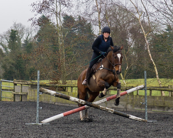 Ollie and Blyth Lesson 33 
 Ollie and Blyth Lesson 
 Keywords: Piers Photo, Moses Plat Yard, Ollie, Blyth, Mary Hilder, Jo Reynolds