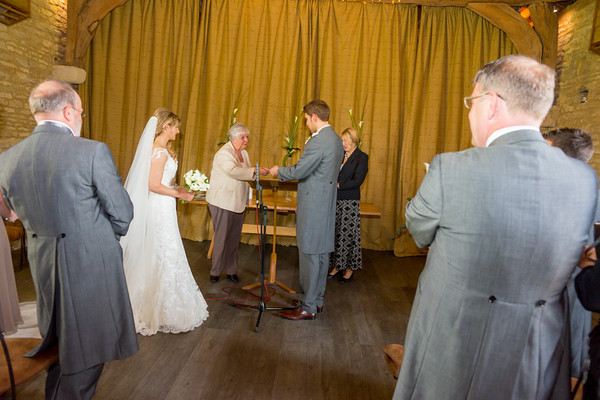 Sarah and Matt 409 
 Sarah and Matt's Wedding 
 Keywords: Buckinghamshire wedding photographer, Matt and Sarah, Piers Photography, Spring Weddings, Tythe Barn