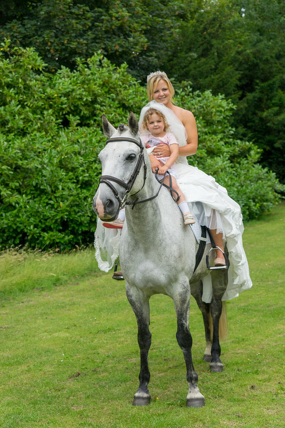 WWE Bridal BHS 062 
 West Wycombe Horse shoot 
 Keywords: Buckinghamshire wedding photographer, Horses, Piers Photo, Summer, West Wycombe House