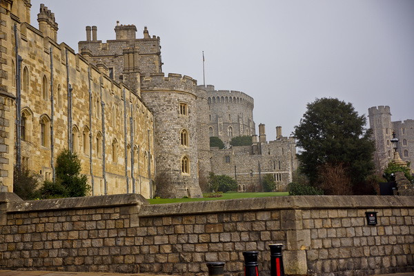 Mums OBE 015 
 Mum's OBE 2012 
 Keywords: Piers Photo, OBE, Windsor Castle, Felicity Hilder, Lymphoma Association