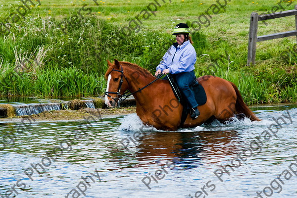 NRCWWE09 060 
 Naphill Riding Club West Wycombe Ride 09 
 Keywords: Naphill Riding Club, West Wycombe Estate