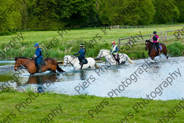 NRCWWE09 043 
 Naphill Riding Club West Wycombe Ride 09 
 Keywords: Naphill Riding Club, West Wycombe Estate