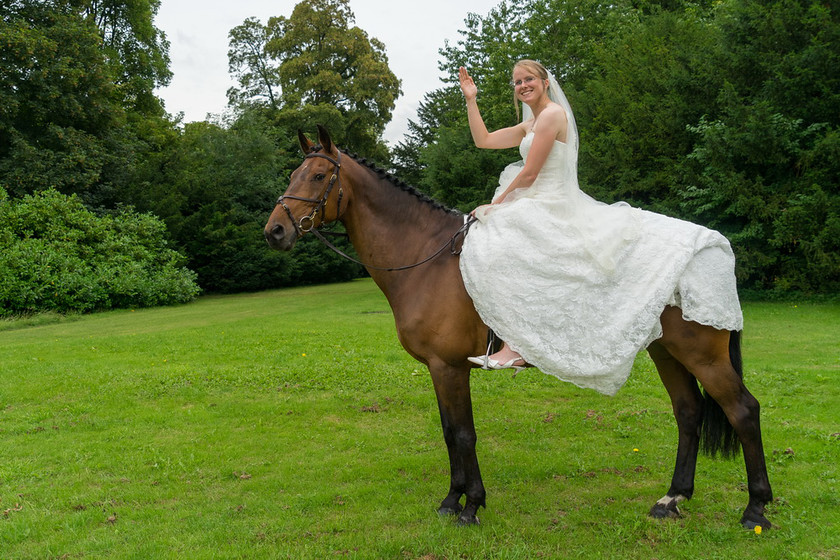 WWE Bridal BHS 050 
 West Wycombe Horse shoot 
 Keywords: Buckinghamshire wedding photographer, Horses, Piers Photo, Summer, West Wycombe House