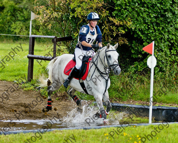 LSE Horse Trials 090 
 LSE Horse Trials 
 Keywords: London and South East Horse Trials, Piers Photo