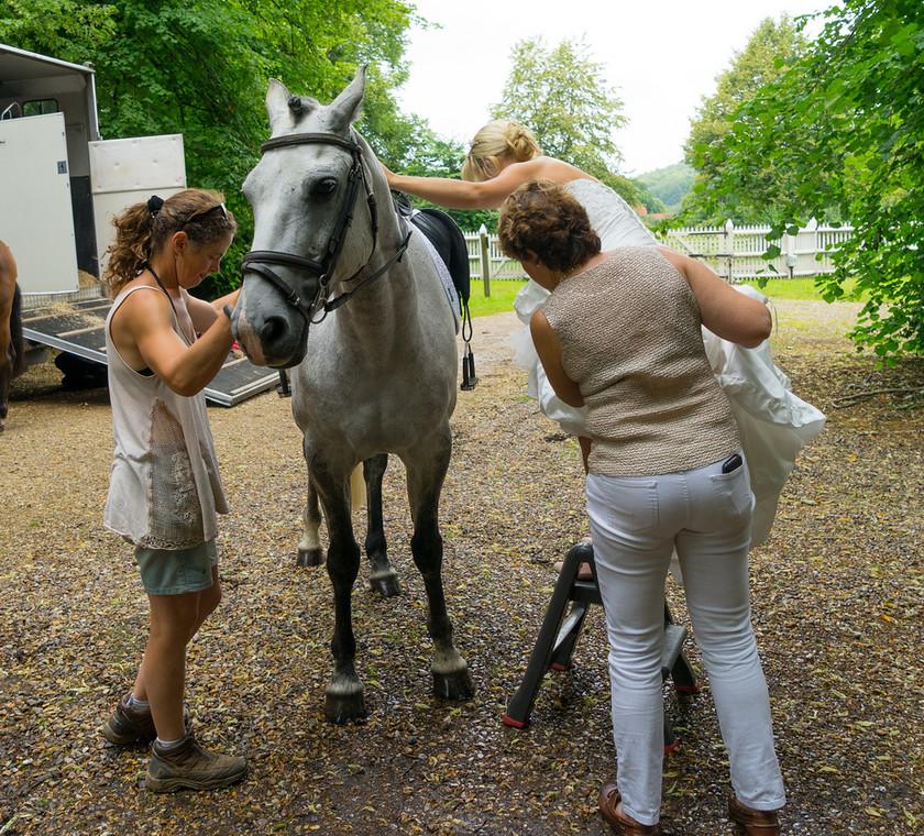 WWE Bridal BHS 019 
 West Wycombe Horse shoot 
 Keywords: Buckinghamshire wedding photographer, Horses, Piers Photo, Summer, West Wycombe House