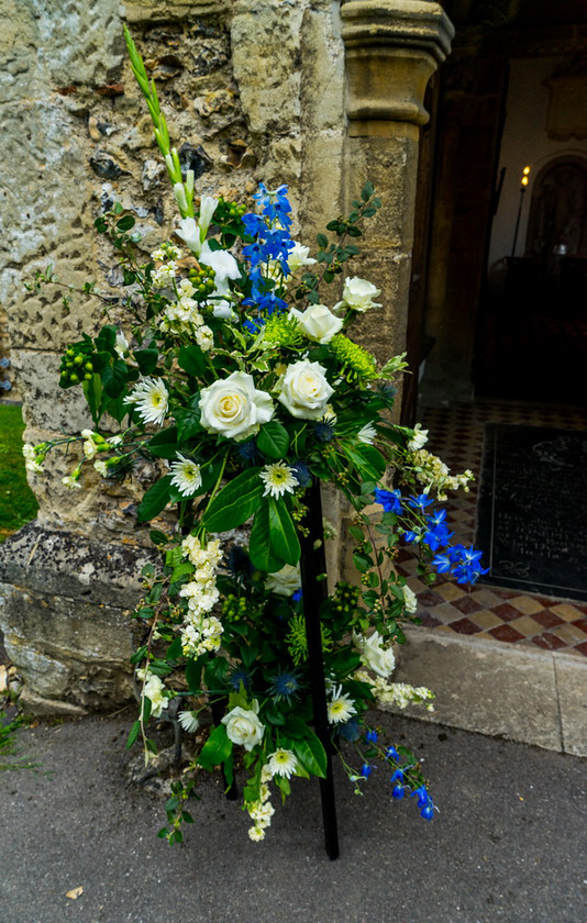 Tika and Oli s wedding 016 
 Tika and Oli's Wedding 
 Keywords: Buckinghamshire wedding photographer, Checkendon, Horse and Carriage, Oli and Jessica wedding