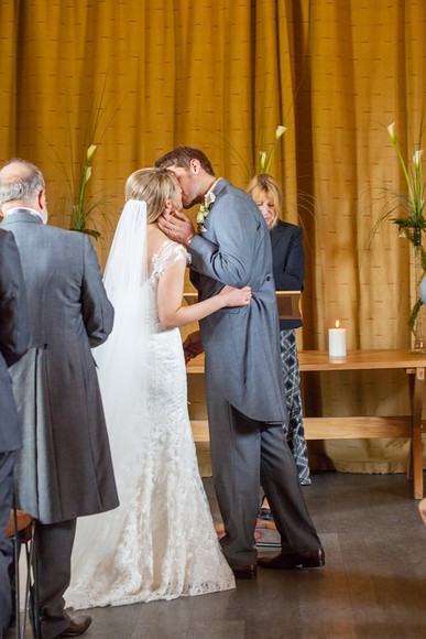 Sarah and Matt 391 
 Sarah and Matt's Wedding 
 Keywords: Buckinghamshire wedding photographer, Matt and Sarah, Piers Photography, Spring Weddings, Tythe Barn