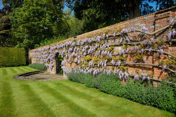 Adwell House 05 
 Adwell House May 2013 
 Keywords: Adwell House, Piers Photos, gardens