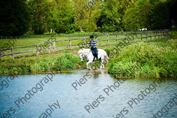 NRCWWE09 011 
 Naphill Riding Club West Wycombe Ride 09 
 Keywords: Naphill Riding Club, West Wycombe Estate