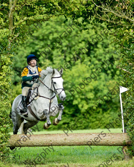 LSE Horse Trials 148 
 LSE Horse Trials 
 Keywords: London and South East Horse Trials, Piers Photo