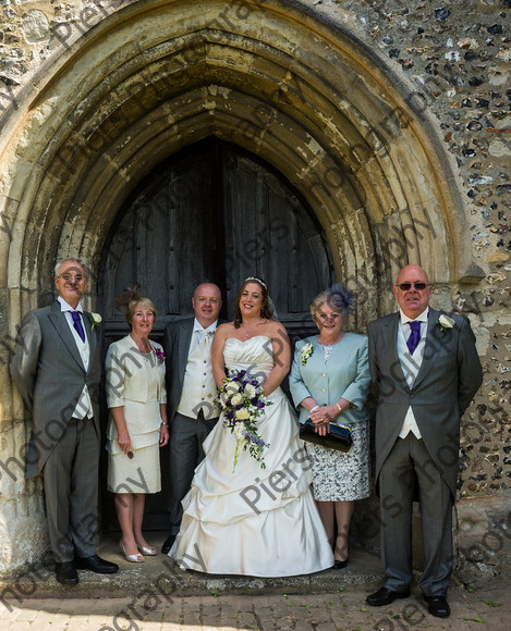 Emma and Duncan 324 
 Emma and Duncan's Wedding 
 Keywords: Bucks Wedding photographer, Piers Photography, Gt Missenden Church, Uplands House