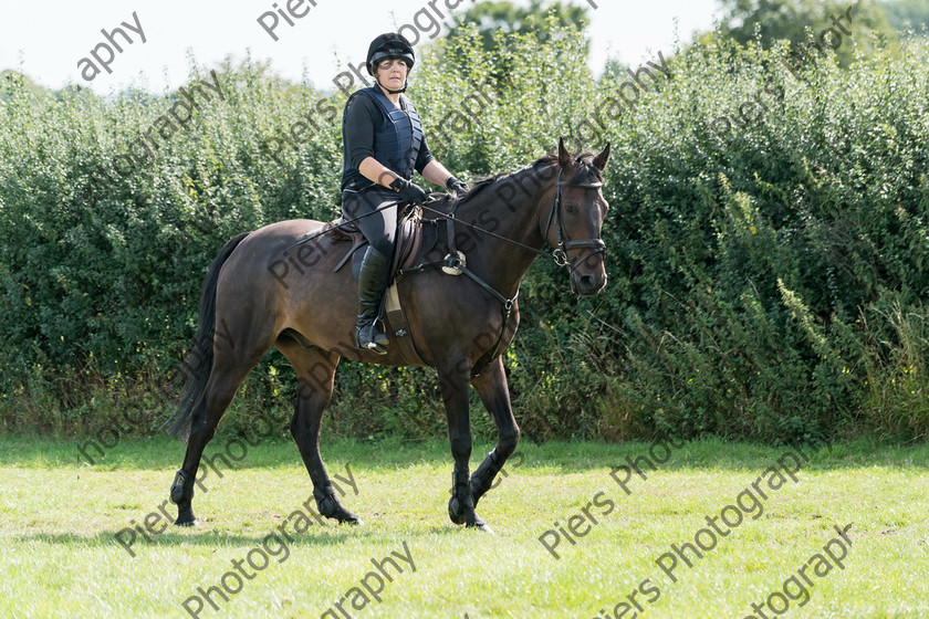 Sandra Barr clinic 001 
 Sandra Barr Clinic Upper farm Henton 
 Keywords: Bucks Wedding photographer, Piers Photography, Sandra Barr, Topol, Upper Farm Heaton Livery Yard