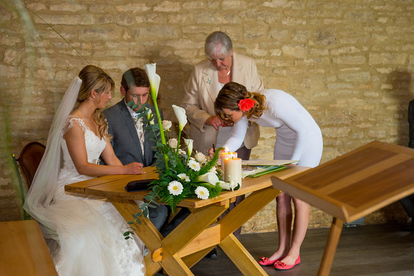 Sarah and Matt 402 
 Sarah and Matt's Wedding 
 Keywords: Buckinghamshire wedding photographer, Matt and Sarah, Piers Photography, Spring Weddings, Tythe Barn