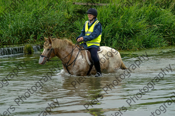 WWR 07 81 
 OBH West Wycombe Ride 
 Keywords: West Wycombe ride07