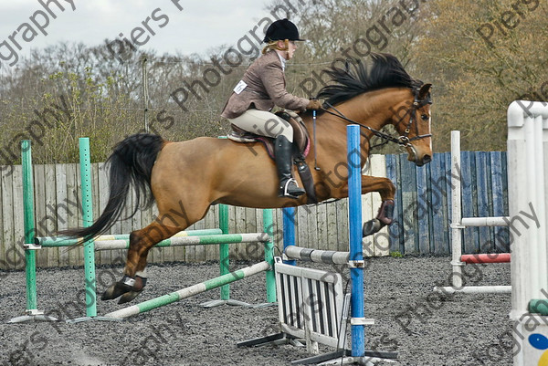 Class 3 07 
 SONY DSC 
 Keywords: Pyatts, Show jumping