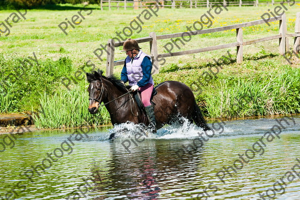 NRCWWE09 076 
 Naphill Riding Club West Wycombe Ride 09 
 Keywords: Naphill Riding Club, West Wycombe Estate