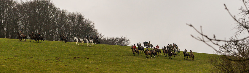 Hunting Exmoor 136 
 The Devon and Somerset Stag Hounds 
 Keywords: Buckingahmshire wedding photographer, Exmoor, Piers Photography, Withypool, the Devon and Somerset Stag Hounds