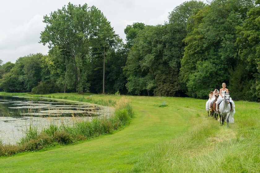 WWE Bridal Horse shoot 031 
 West Wycombe Horse shoot 
 Keywords: Buckinghamshire wedding photographer, Horses, Piers Photo, Summer, West Wycombe House