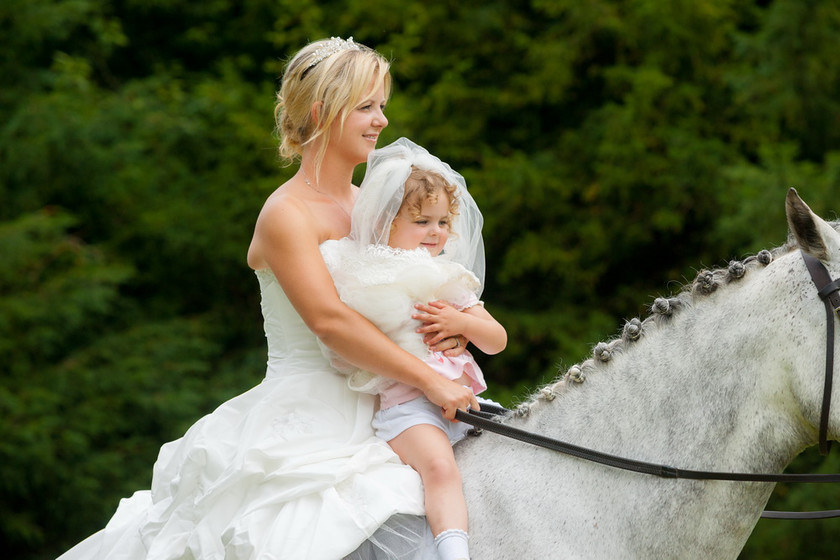 WWE Bridal BHS 065 
 West Wycombe Horse shoot 
 Keywords: Buckinghamshire wedding photographer, Horses, Piers Photo, Summer, West Wycombe House