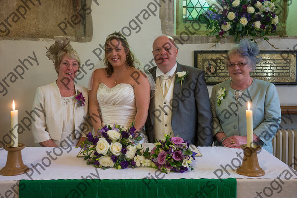 Emma and Duncan 286 
 Emma and Duncan's wedding 
 Keywords: Bucks Wedding photographer, Piers Photography, Gt Missenden Church, Uplands House