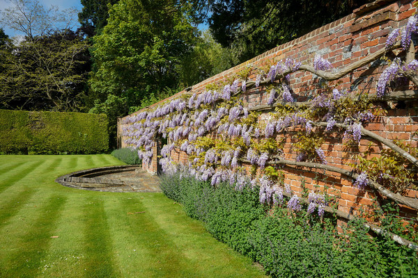 Adwell House 06 
 Adwell House May 2013 
 Keywords: Adwell House, Piers Photos, gardens