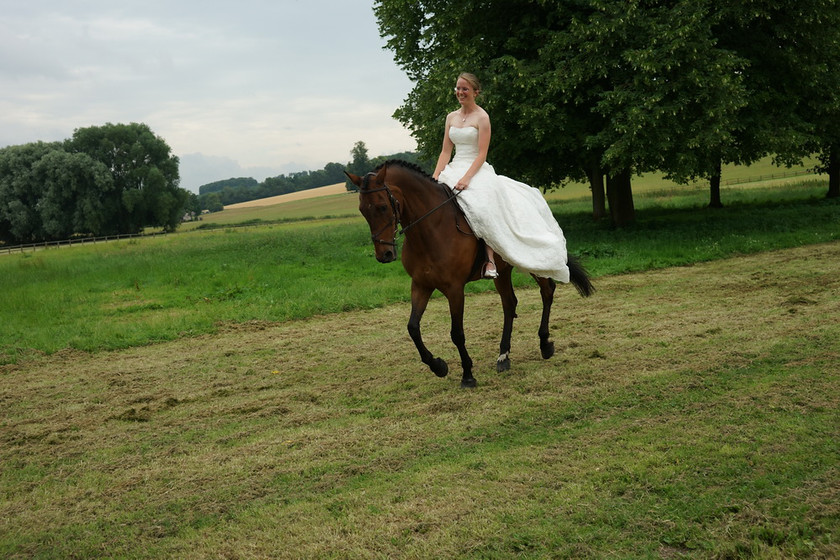 Alice Canter 056 
 West Wycombe Horse shoot 
 Keywords: Buckinghamshire wedding photographer, Horses, Piers Photo, Summer, West Wycombe House