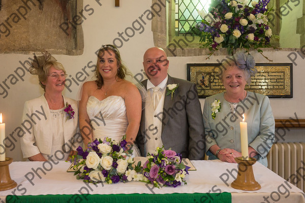 Emma and Duncan 288 
 Emma and Duncan's wedding 
 Keywords: Bucks Wedding photographer, Piers Photography, Gt Missenden Church, Uplands House