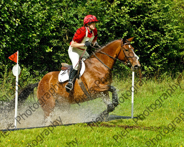 LSE Horse Trials 112 
 LSE Horse Trials 
 Keywords: London and South East Horse Trials, Piers Photo