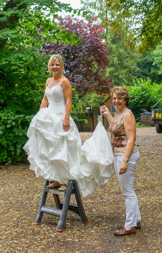 WWE Bridal BHS 018 
 West Wycombe Horse shoot 
 Keywords: Buckinghamshire wedding photographer, Horses, Piers Photo, Summer, West Wycombe House