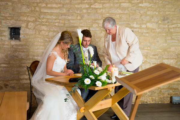 Sarah and Matt 399 
 Sarah and Matt's Wedding 
 Keywords: Buckinghamshire wedding photographer, Matt and Sarah, Piers Photography, Spring Weddings, Tythe Barn