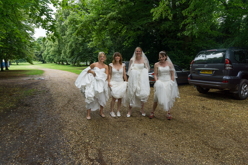 WWE Bridal BHS 009 
 West Wycombe Horse shoot 
 Keywords: Buckinghamshire wedding photographer, Horses, Piers Photo, Summer, West Wycombe House