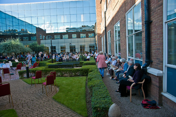 Clare Foundation Concert 002 
 Clare Foundation concert 
 Keywords: Chiltern Camerata, Clare Foundation, Piers Photography, events