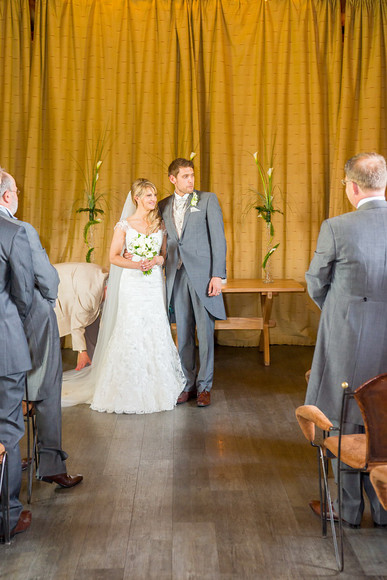 Sarah and Matt 410 
 Sarah and Matt's Wedding 
 Keywords: Buckinghamshire wedding photographer, Matt and Sarah, Piers Photography, Spring Weddings, Tythe Barn