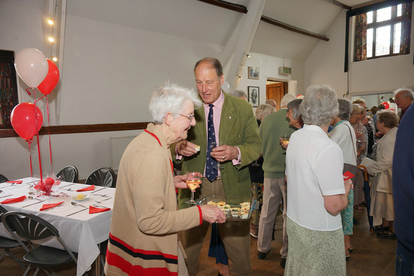 Mums Second 80th 023 
 Mums 80th At Cuddington