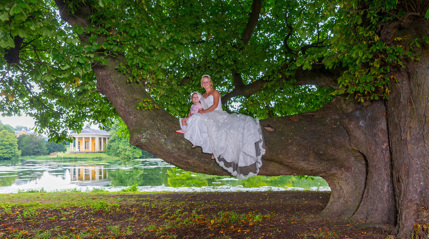 WWE Bridal tree 023 
 West Wycombe Horse shoot 
 Keywords: Buckinghamshire wedding photographer, Horses, Piers Photo, Summer, West Wycombe House