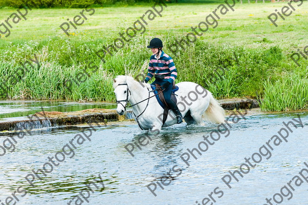 NRCWWE09 014 
 Naphill Riding Club West Wycombe Ride 09 
 Keywords: Naphill Riding Club, West Wycombe Estate