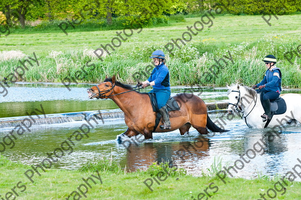 NRCWWE09 044 
 Naphill Riding Club West Wycombe Ride 09 
 Keywords: Naphill Riding Club, West Wycombe Estate