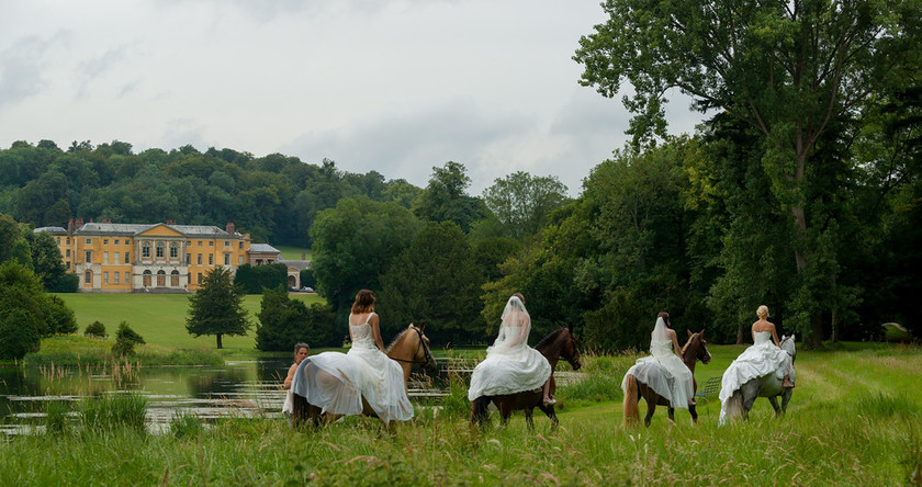 WWE Bridal Horse shoot 021 
 West Wycombe Horse shoot 
 Keywords: Buckinghamshire wedding photographer, Horses, Piers Photo, Summer, West Wycombe House