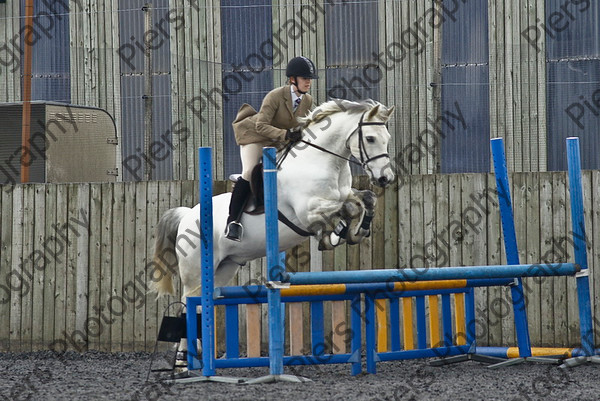 Class 3 26 
 SONY DSC 
 Keywords: Pyatts, Show jumping