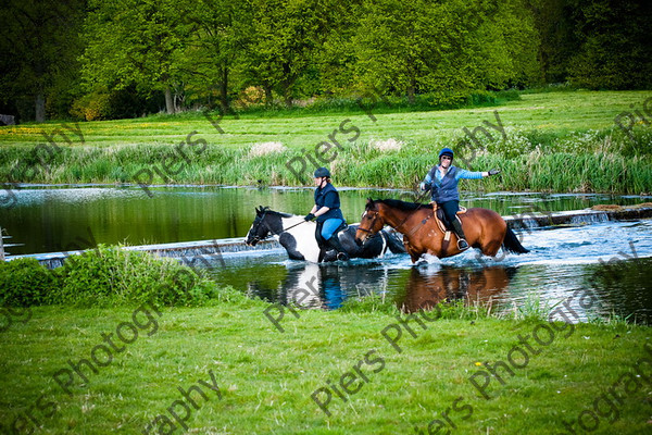 NRCWWE09 030 
 Naphill Riding Club West Wycombe Ride 09 
 Keywords: Naphill Riding Club, West Wycombe Estate