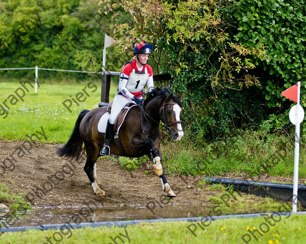 LSE Horse Trials 088 
 LSE Horse Trials 
 Keywords: London and South East Horse Trials, Piers Photo