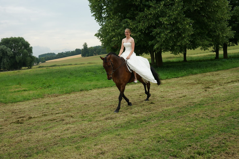 Alice Canter 055 
 West Wycombe Horse shoot 
 Keywords: Buckinghamshire wedding photographer, Horses, Piers Photo, Summer, West Wycombe House