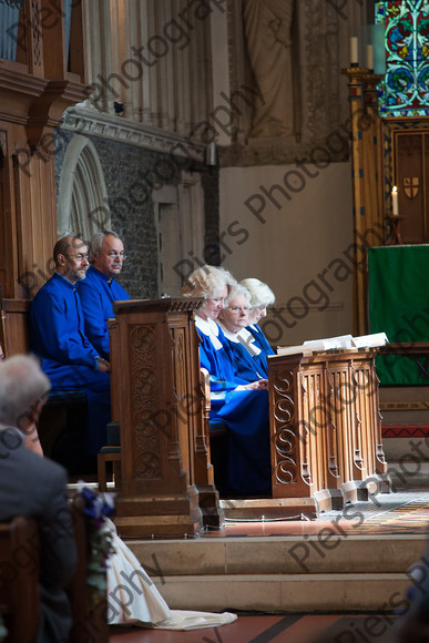 Emma and Duncan 253 
 Emma and Duncan's wedding 
 Keywords: Bucks Wedding photographer, Piers Photography, Gt Missenden Church, Uplands House