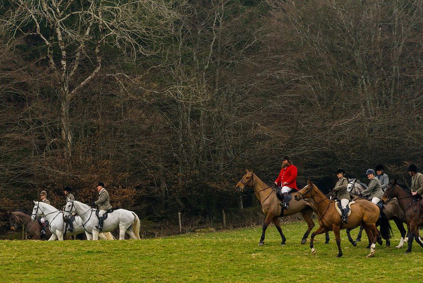 Hunting Exmoor 143 
 The Devon and Somerset Stag Hounds 
 Keywords: Buckingahmshire wedding photographer, Exmoor, Piers Photography, Withypool, the Devon and Somerset Stag Hounds