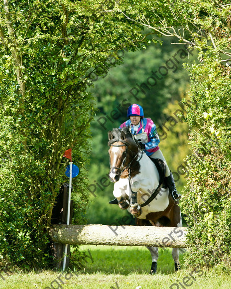 LSE Horse Trials 151 
 LSE Horse Trials 
 Keywords: London and South East Horse Trials, Piers Photo