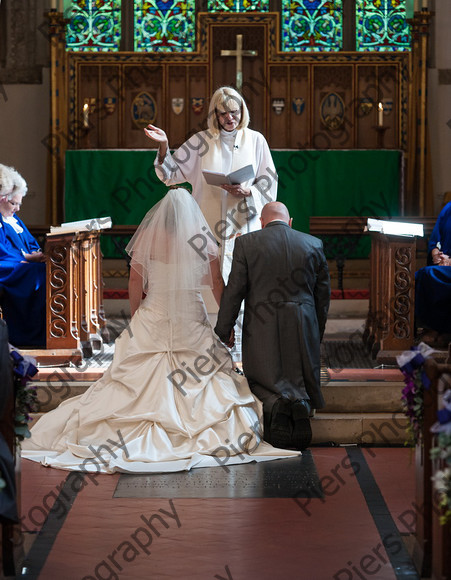 Emma and Duncan 244 
 Emma and Duncan's wedding 
 Keywords: Bucks Wedding photographer, Piers Photography, Gt Missenden Church, Uplands House