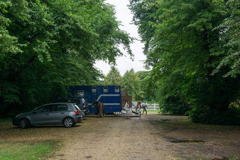 WWE Bridal BHS 001 
 West Wycombe Horse shoot 
 Keywords: Buckinghamshire wedding photographer, Horses, Piers Photo, Summer, West Wycombe House