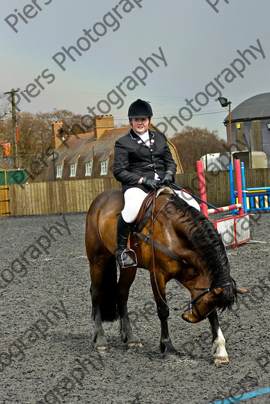 Class 4 23 
 SONY DSC 
 Keywords: Pyatts, Show jumping