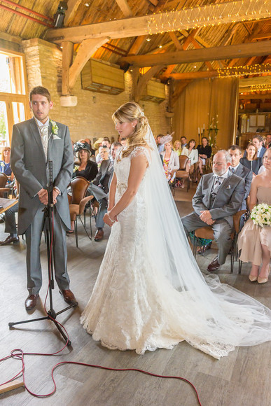 Sarah and Matt 376 
 Sarah and Matt's Wedding 
 Keywords: Buckinghamshire wedding photographer, Matt and Sarah, Piers Photography, Spring Weddings, Tythe Barn